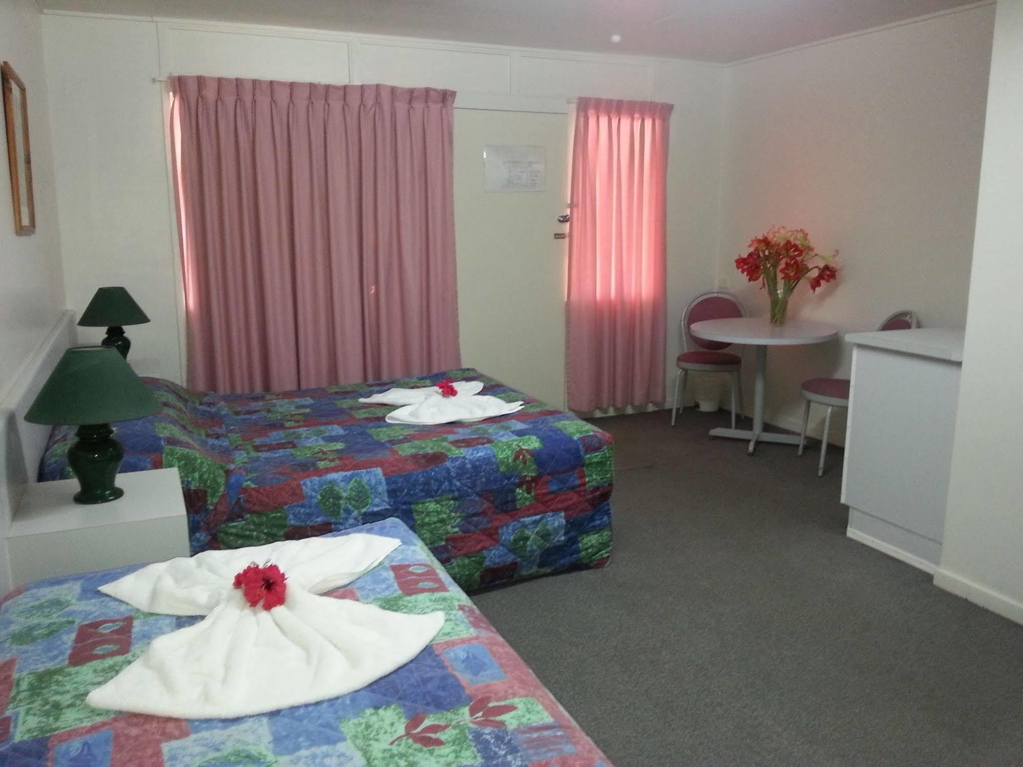 Golden Fountain Motel Рокхемптън Екстериор снимка
