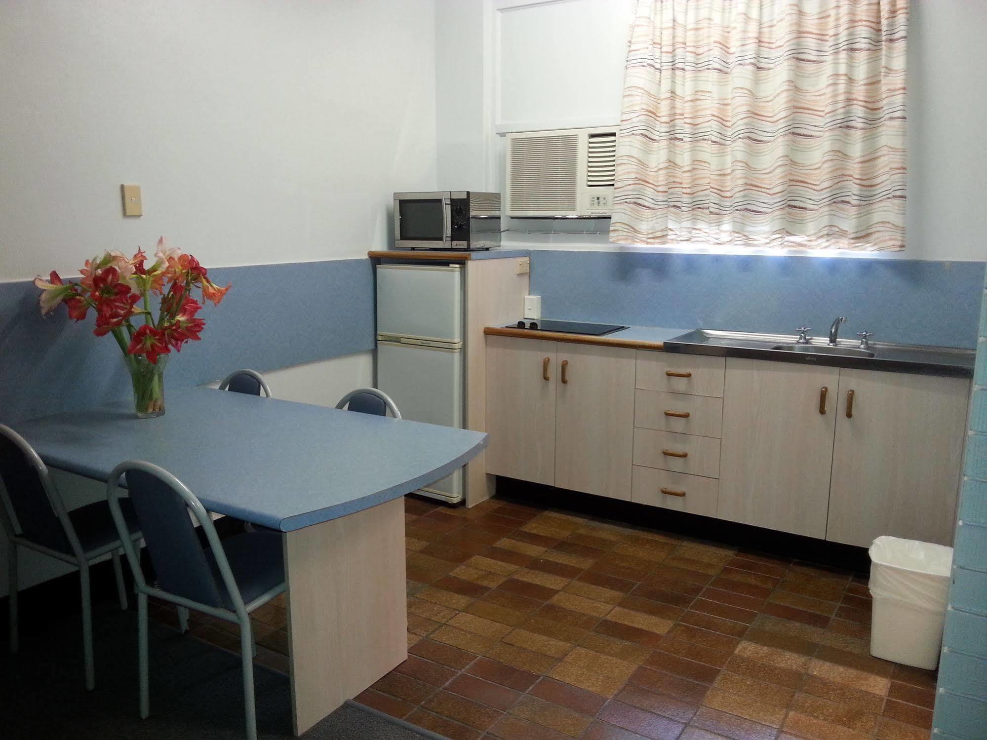 Golden Fountain Motel Рокхемптън Екстериор снимка