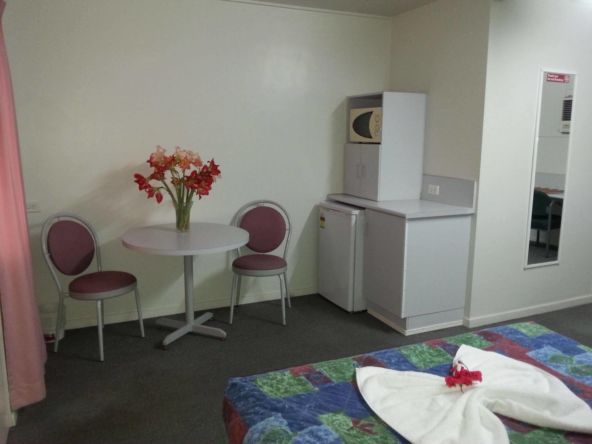 Golden Fountain Motel Рокхемптън Екстериор снимка