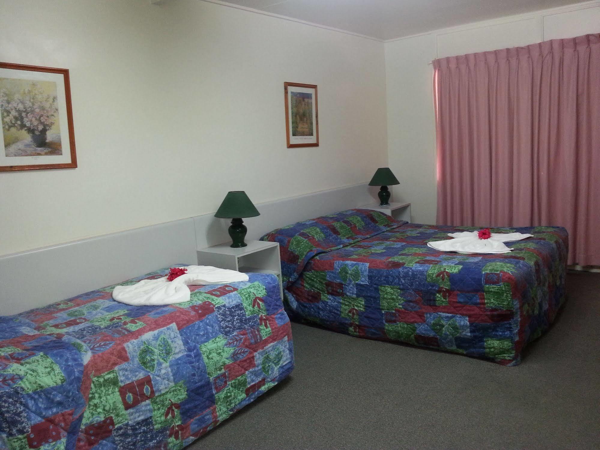 Golden Fountain Motel Рокхемптън Екстериор снимка