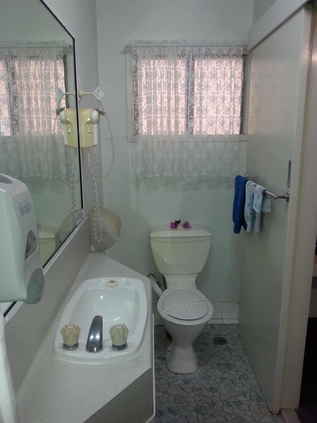 Golden Fountain Motel Рокхемптън Екстериор снимка