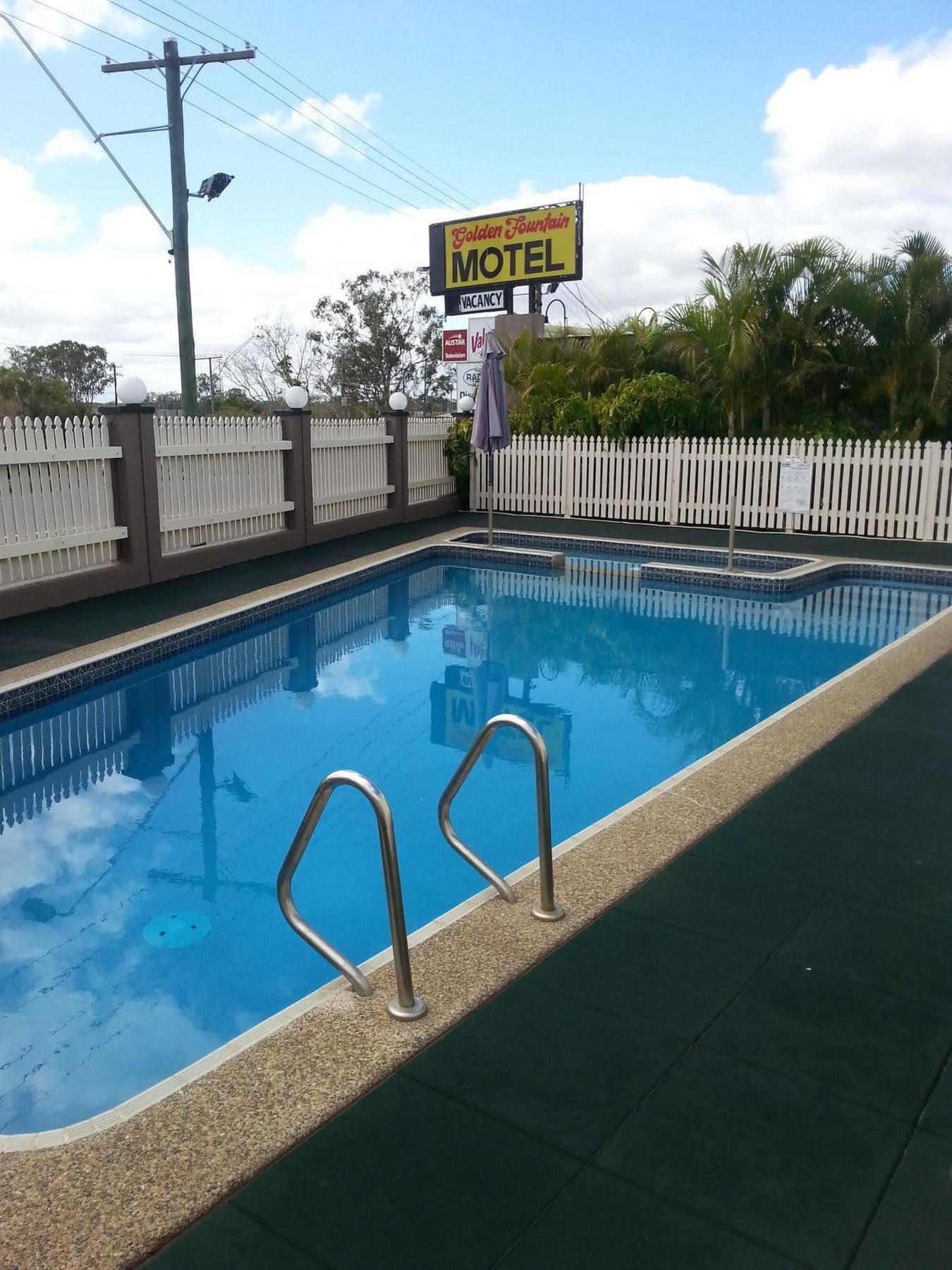 Golden Fountain Motel Рокхемптън Екстериор снимка